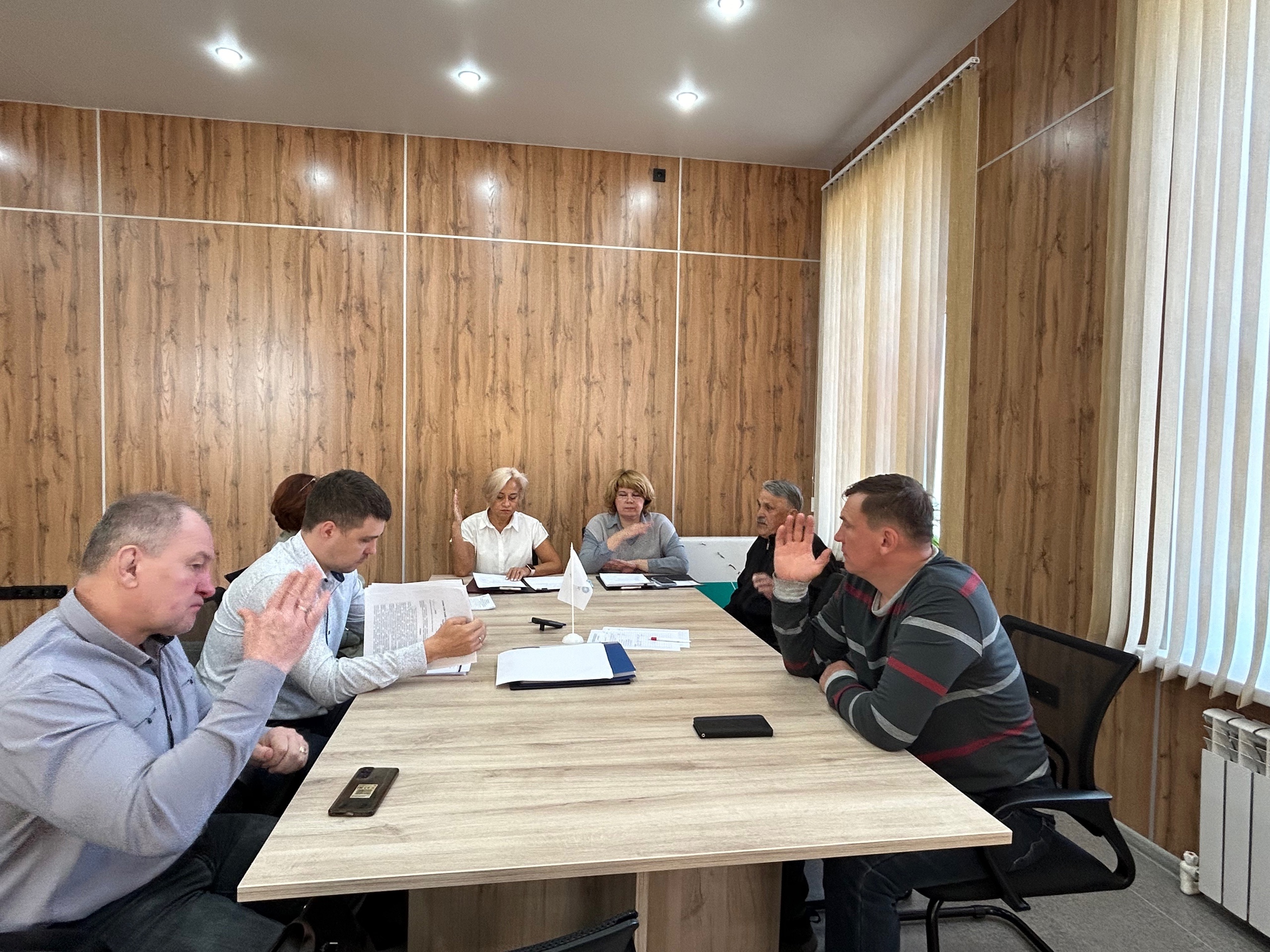 В городском Совете депутатов началась подготовка к сессии.