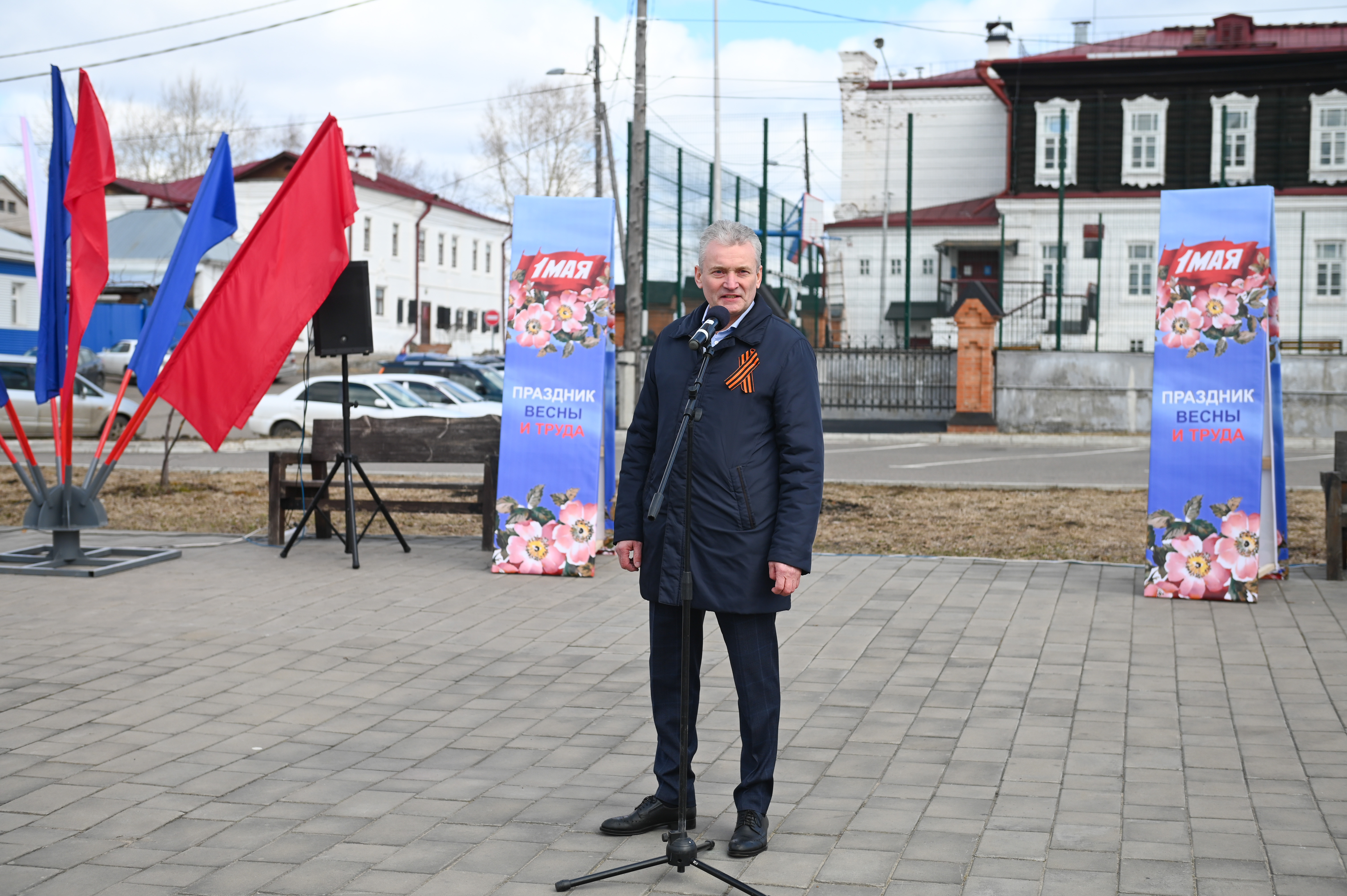 Митинг  в честь праздника Весны и Труда прошел сегодня на Соборной площади города..