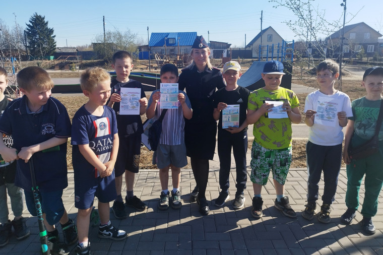 В Енисейске в парках и скверах прошли практикумы по правилам дорожного движения. В Енисейске в парках и скверах прошли практикумы по правилам дорожного движения.